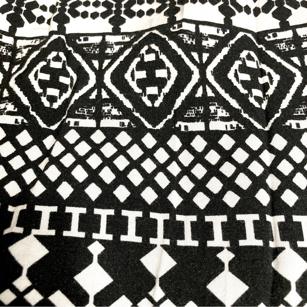 Mossimo Black & White Aztec Pattern Long Sleeve Boat Neck Dress - Size M - Picture 7 of 9